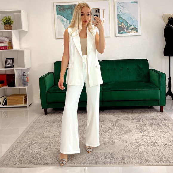 Jackets & Blazers - NWT Summer Drop White Sleeveless Suit